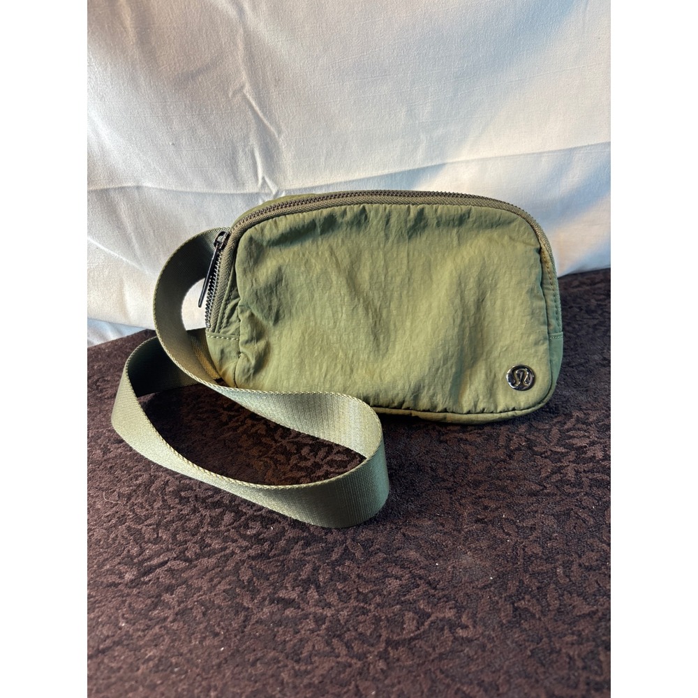 Lululemon Everywhere Belt Bag 1L Sage Green Adjustable Strap Fanny PackCrossbody